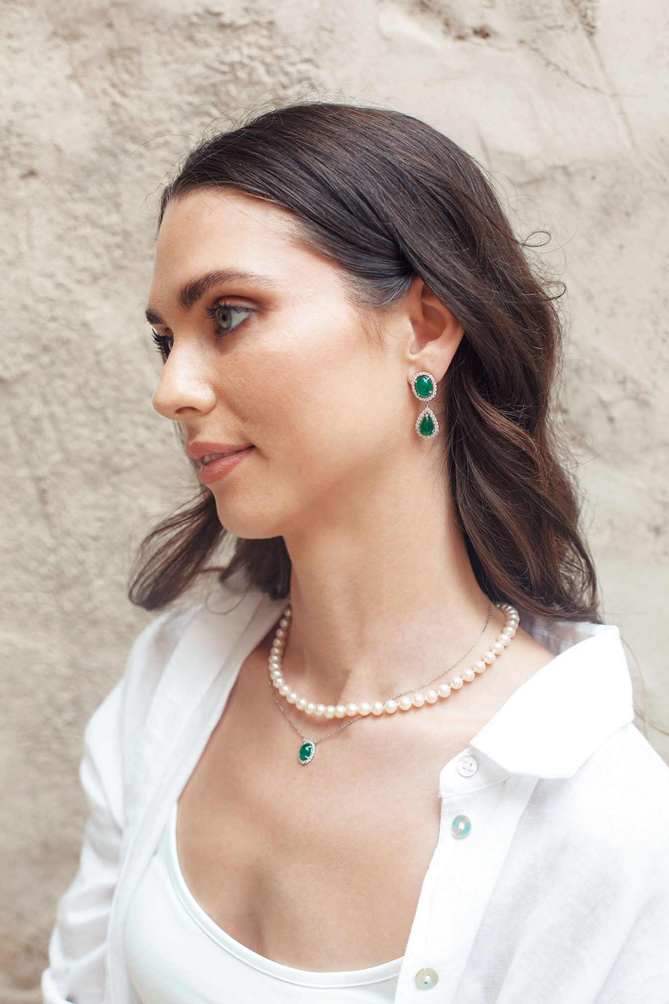 Oval Emerald and Daimond Halo Necklace