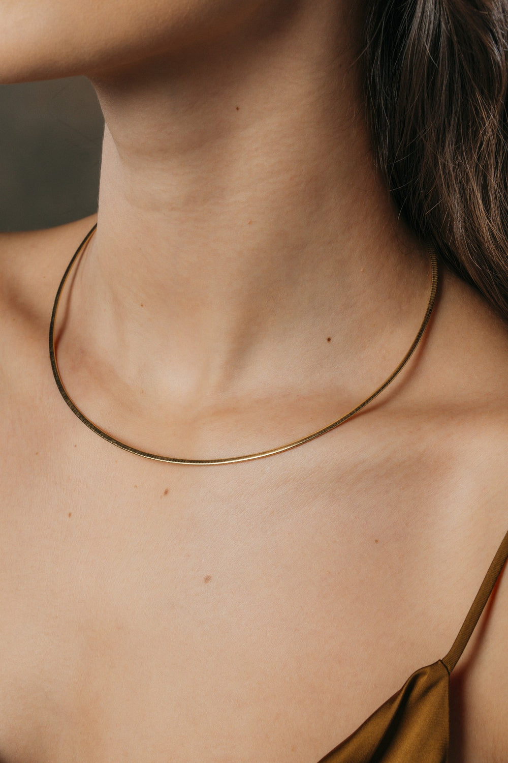 Sun & Moon Reversible Collar on the model