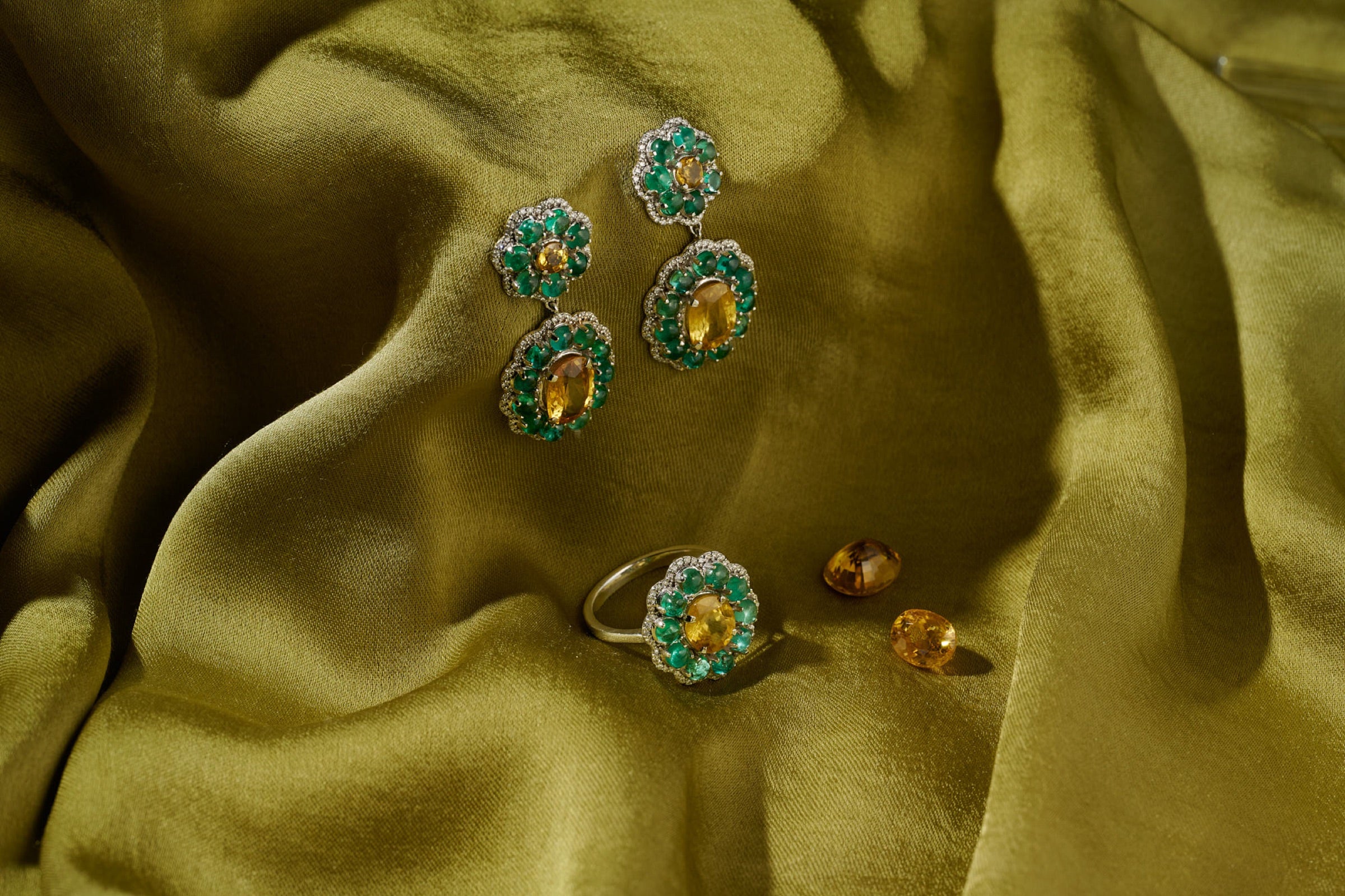 Emerald and citrine earring and ring suite
